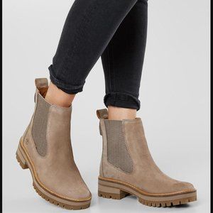 Timberland Courmayeur Valley Chelsea Boot - Size 7 Beige